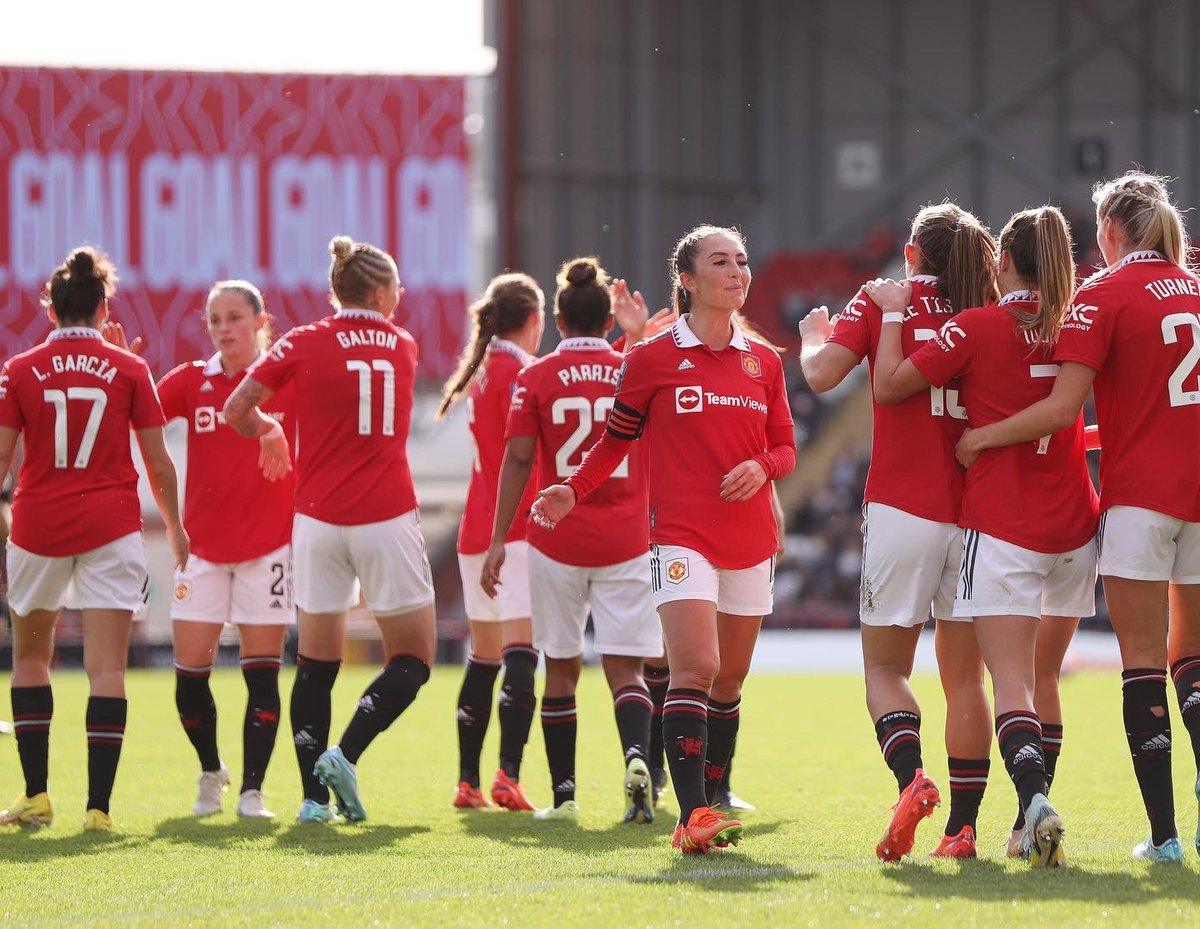 A win and another clean sheet. Really nice to see some old faces too! Perfect Sunday afternoon.🔥🔴 #mufc #MUWoman @ManUtdWomen