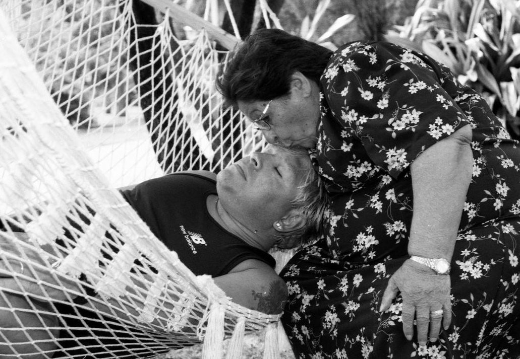 siempreagosto's tweet image. -Hola, ma.
-Hola, mi amor.
-Cómo estás, Tota, te amo, mama.
-Mi vida.
-Te quiero mucho, mama.
-Yo también, mi amor, andá a descansar, m´hijo, que me hiciste la madre más feliz del mundo hoy.
-Yo juego para vos, mamá.