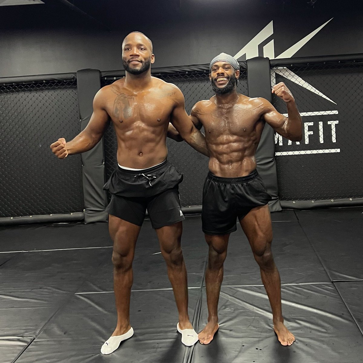 ufc's tweet photo. 👑👑 https://t.co/NdZCPSIVyf