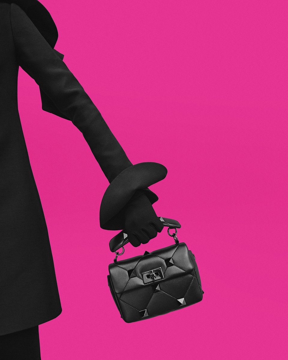 MaisonValentino's tweet photo. The #VALENTINOGARAVANI #RomanStud bag gets the tone-on-tone treatment.​

Shop the bag, online now at https://t.co/kTQzcZUhq2 https://t.co/KO2UMm0NeE