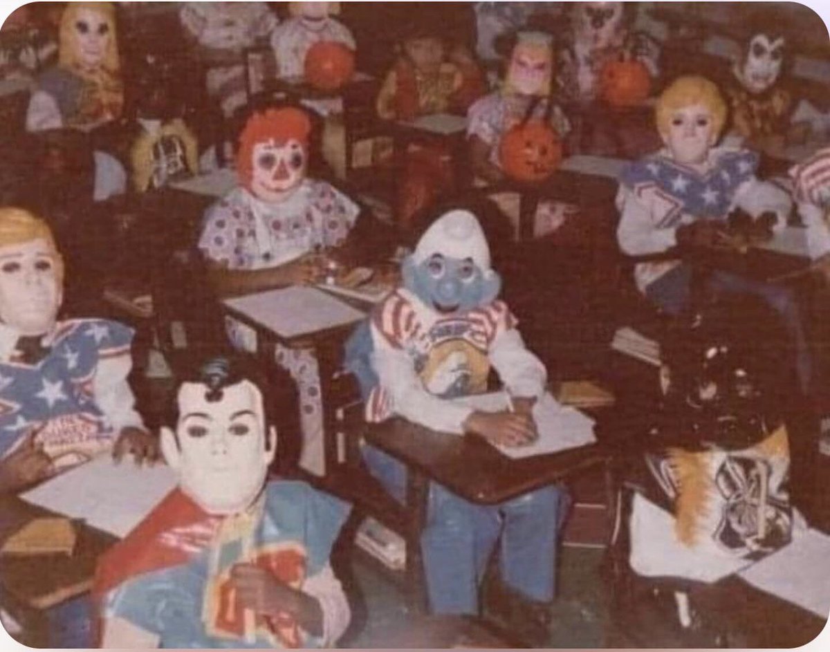 Who Remembers Dressing Up in School For Halloween?  

#Halloween #TrickOrTreat #HalloweenCostumes