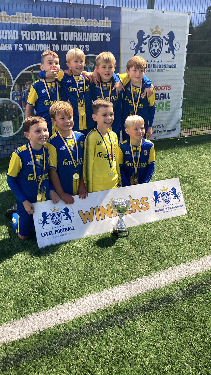Dk_Tigers_u12s's tweet photo. @BillyHilton77 Boss tournament for the boys this afternoon. Made it difficult for themselves at times but dug deep and came away with a trophy 🏆 https://t.co/Hn7Ud17pEq