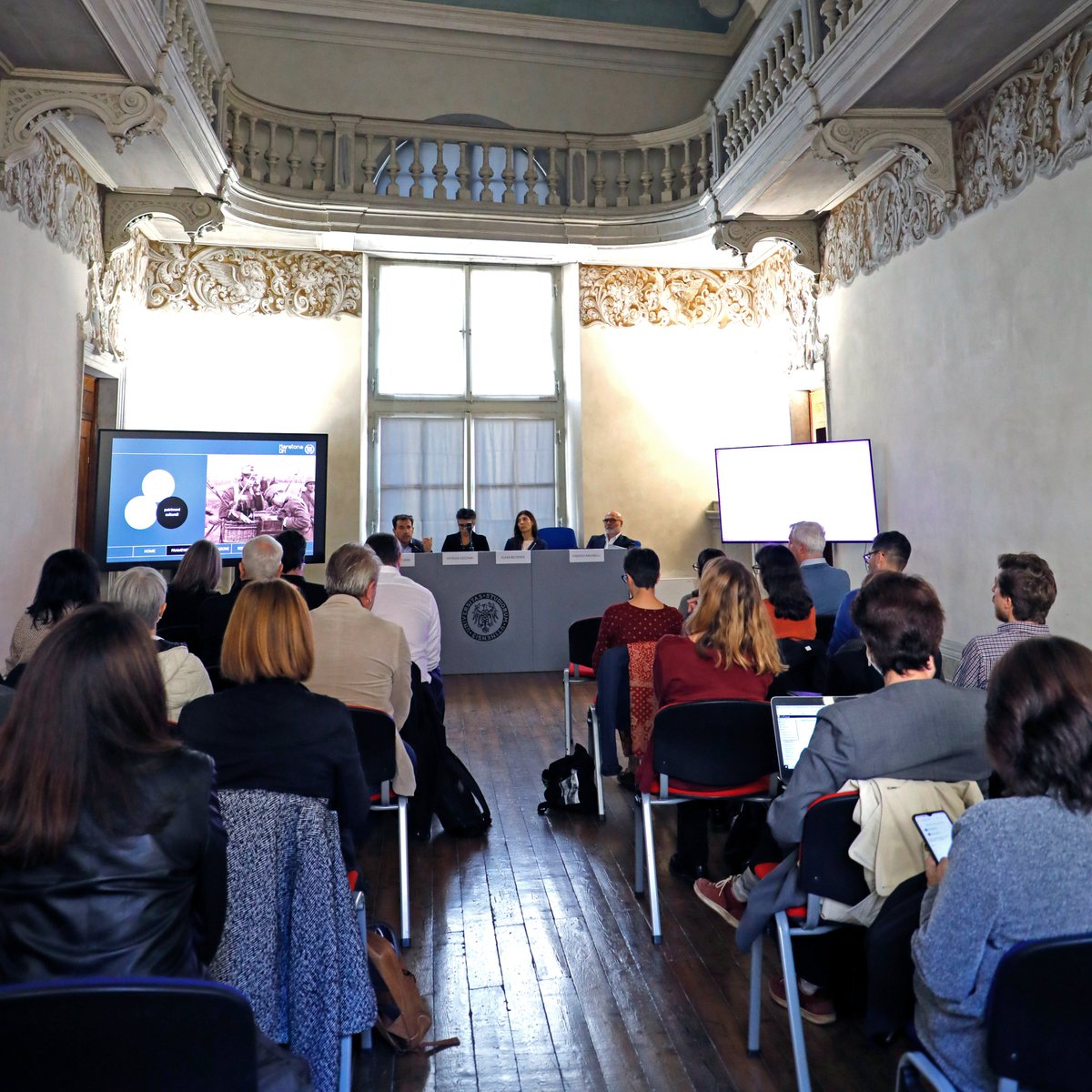 uniud's tweet photo. 🟣 Il gran finale della #MaratonaDH a Uniud

Dopo @dh_univr, @UniBergamo, @UNIMORE_univ e @venicedph, la settimana di eventi dedicati alle #digitalhumanities si è conclusa venerdì #14ottobre a Udine con tavole rotonde, proiezioni e incontri.

➡️ https://t.co/UeOZFL8hsz https://t.co/KI0kO2aqoP