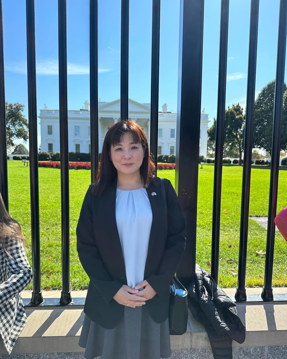 昨日よりワシントンd C に渡米いたしました ジョージワシントン大学エリオット国際関係大学院にて講義を受講いたします 明日は米国憲法と米国政府の基本構造も学びます 明日の夜は代表挨拶も担当します 渡米前 山田区議にも英語の発音についてレクチャーを受けまし