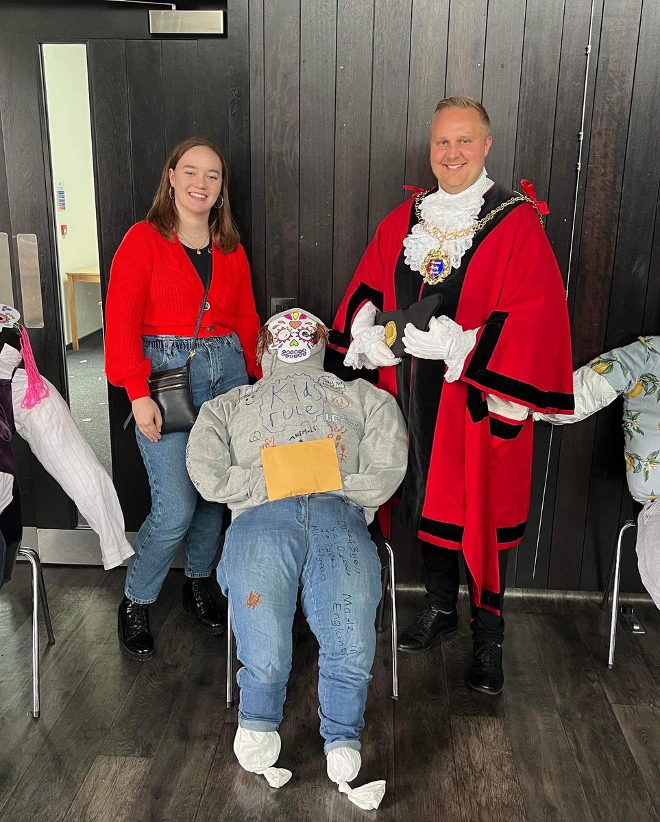 BaconBoy1989's tweet photo. Yesterday, I attended a number of #HastingsWeek events. These included: The Bike Show, Guy Making Competition, the 69th National Town Criers Championships, 50th Anniversary recommitment to our twinning with Bethune and the Bonfire Procession. I hope you’ve had an amazing week. https://t.co/r5AaGtIQpZ