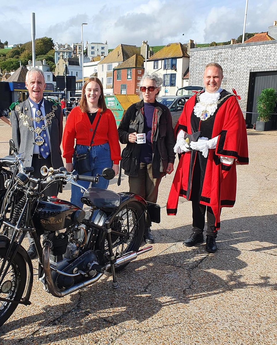 BaconBoy1989's tweet photo. Yesterday, I attended a number of #HastingsWeek events. These included: The Bike Show, Guy Making Competition, the 69th National Town Criers Championships, 50th Anniversary recommitment to our twinning with Bethune and the Bonfire Procession. I hope you’ve had an amazing week. https://t.co/r5AaGtIQpZ