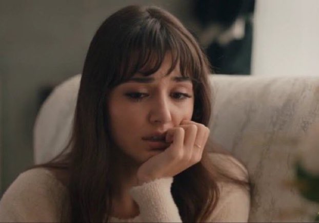 iyigecceler's tweet photo. mas cadê a dizi que o kerem e a hande lançaram na semana do término então? neredeeeee https://t.co/NRMhzr95MG