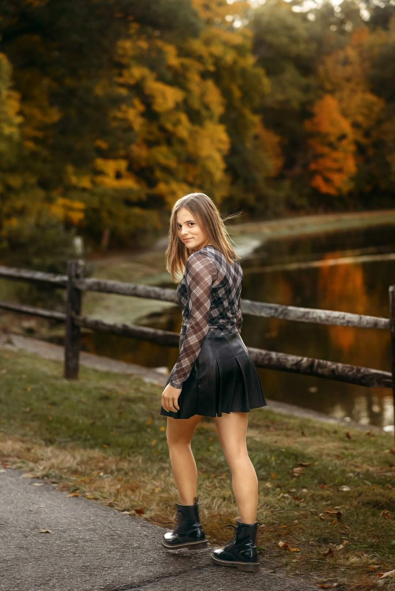 TRexhausen's tweet photo. Got a sneak peak of Bridget's Senior pictures! 💜#seniorclass2023 https://t.co/j6vzjiI8d6