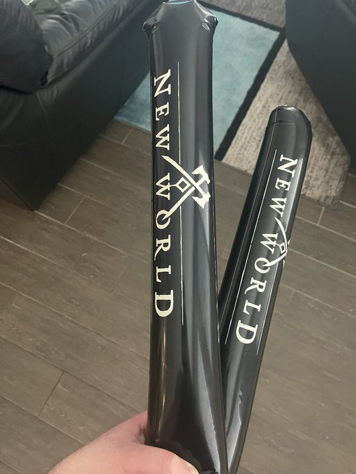 Watch Towelliee's leaked NSFW photo on TwXstars