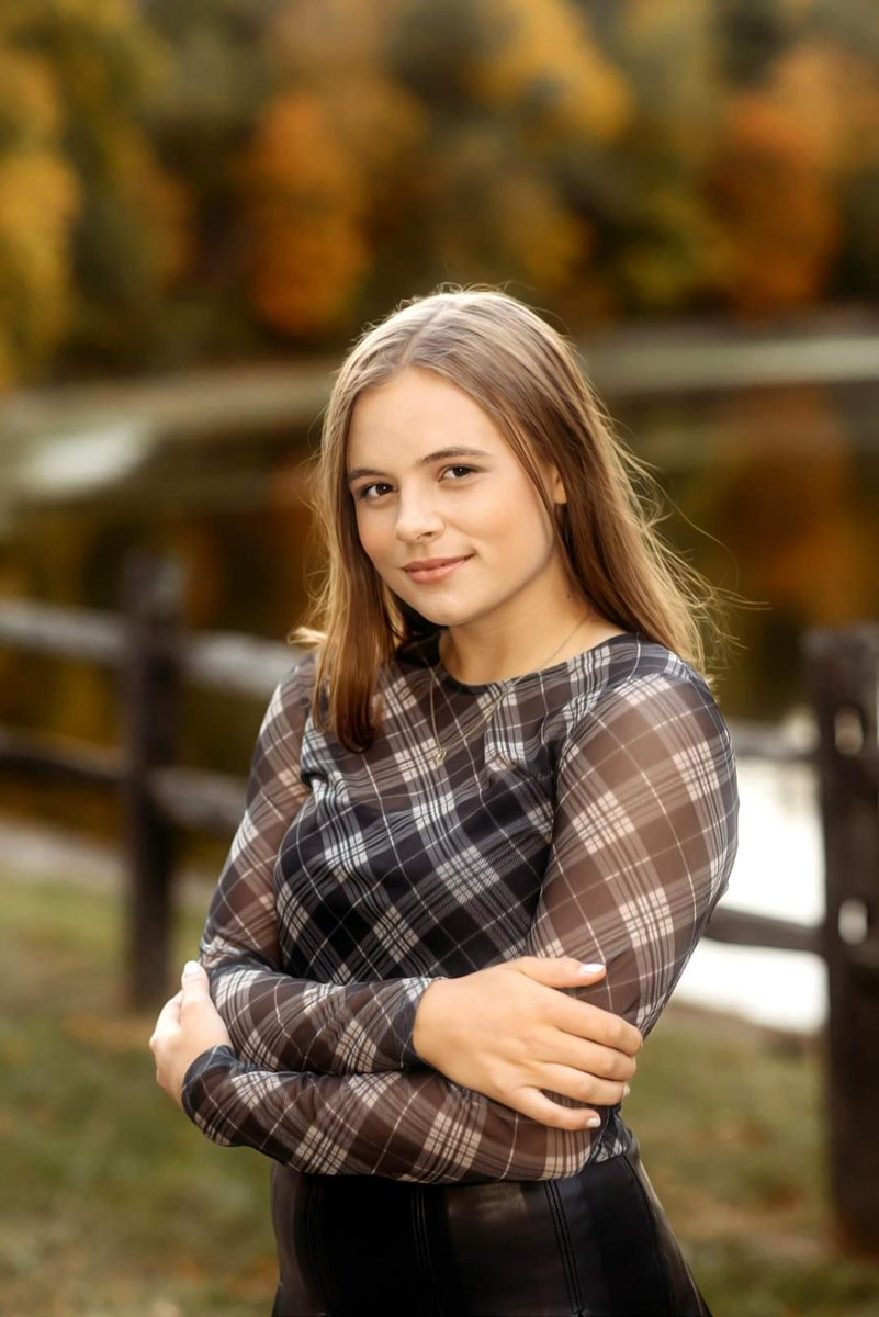 TRexhausen's tweet photo. Got a sneak peak of Bridget's Senior pictures! 💜#seniorclass2023 https://t.co/j6vzjiI8d6