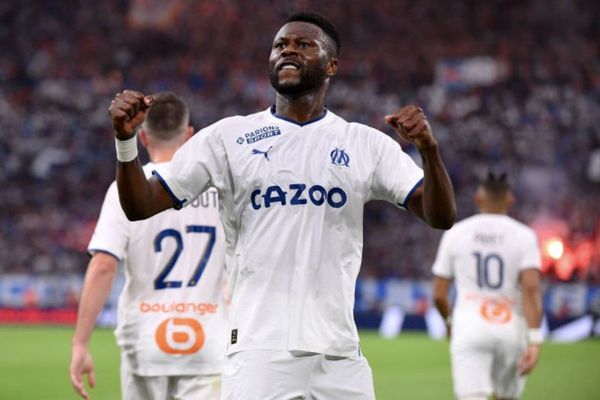 kozeiha's tweet photo. #PSGOM Le ballon d'or se joue entre Mbemba et Benzema, je veux rien savoir ⚽️🔥 https://t.co/elAjbGdziy