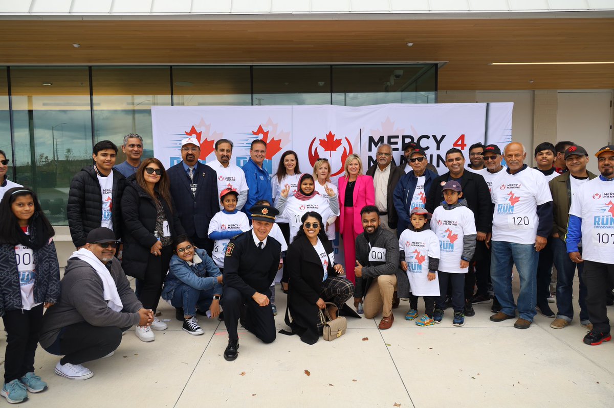 MayorCrombie's tweet photo. It's always a pleasure joining @AMYAMississauga for their annual @Run4Sauga fundraiser, in support of @THP_hospital. Thank you @ahmadiyyacanada community for your continued generosity and compassion in our City.👏 https://t.co/lCbLiUh7fF