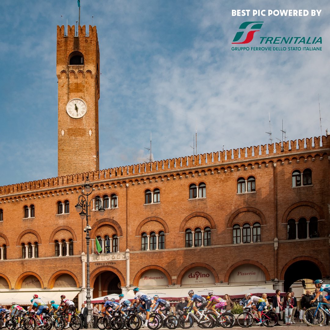 Buonanotte dalla <a href="/VenetoClassic/">VENETO Classic</a> , anche oggi è stata una giornata magica ✨🌙
.
Good night from <a href="/VenetoClassic/">VENETO Classic</a> it was a special day ✨🌙

#VenetoClassic 

@LeFrecce <a href="/fsitaliane/">Ferrovie dello Stato Italiane</a>