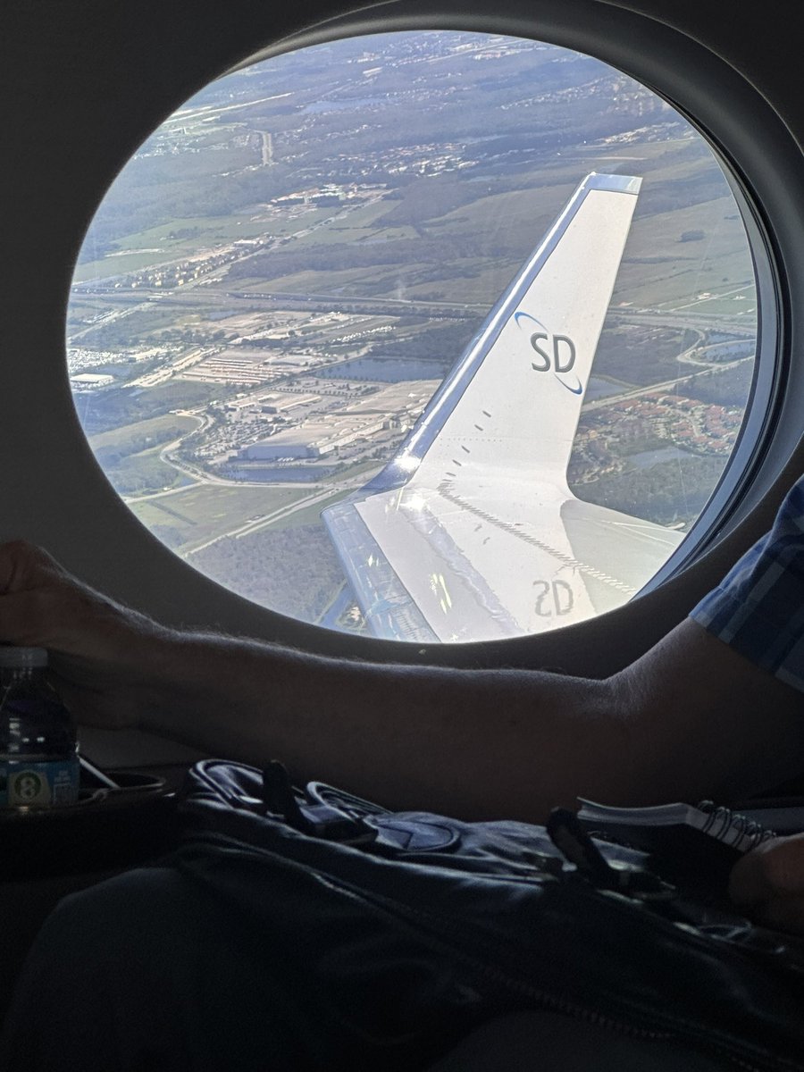 BizJetBlogger's tweet photo. Many thanks to @SatcomDirect for the joyride around Florida this afternoon on it’s beautiful @GulfstreamAero G550 https://t.co/DL1ZYnmSKG