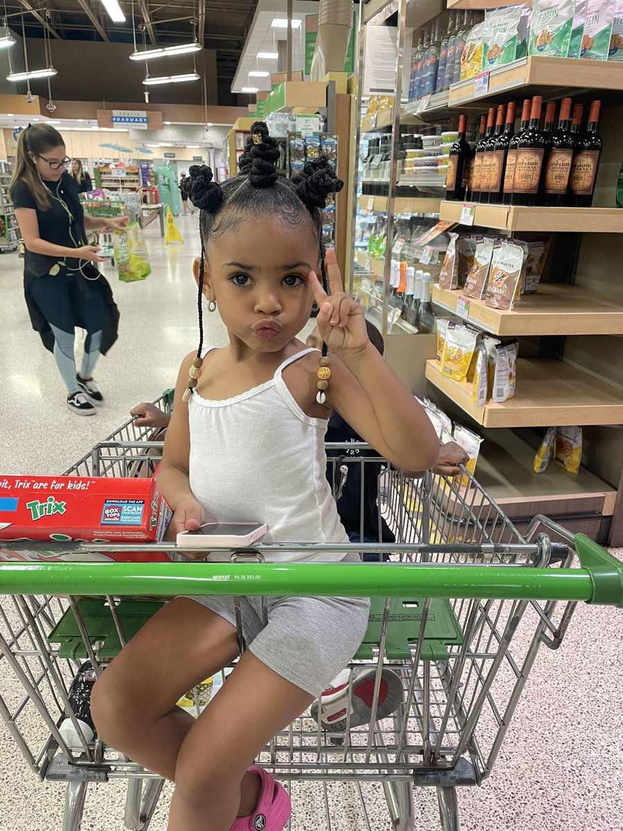 YungMiami305's tweet image. My baby is 3 🥺🎂🎂🥳🥳