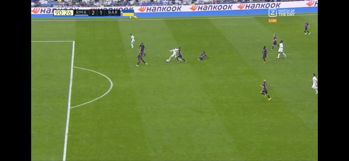 How tf are u meant to judge if this is offside or not