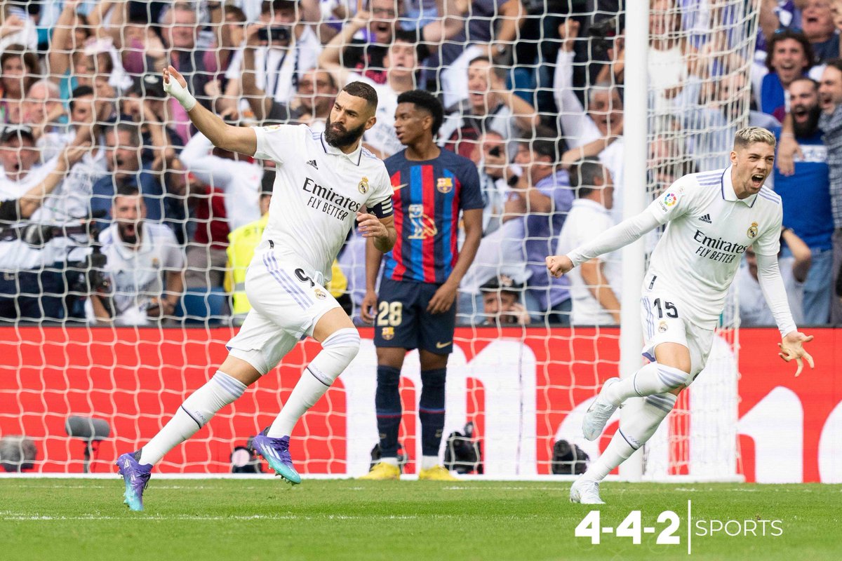 442Sports22's tweet photo. EL CLÁSICO ES BLANCO.
Los merengues fueron muy superiores y contundentes gracias a los tantos de Benzema (12'), Valverde (35') y Rodrygo (90+1), Ferrán Torres (83') descontó para los blaugranas.
Real Madrid gracias a esta victoria quedó líder e invicto en la Liga.
#ElClásico https://t.co/23heXTo2g6