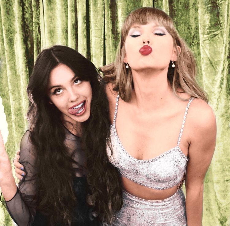 Livies_Pe's tweet photo. A 5 días de Midnights abro hilo de Olivia Rodrigo cantando canciones de Taylor Swift https://t.co/igTOGdys3R