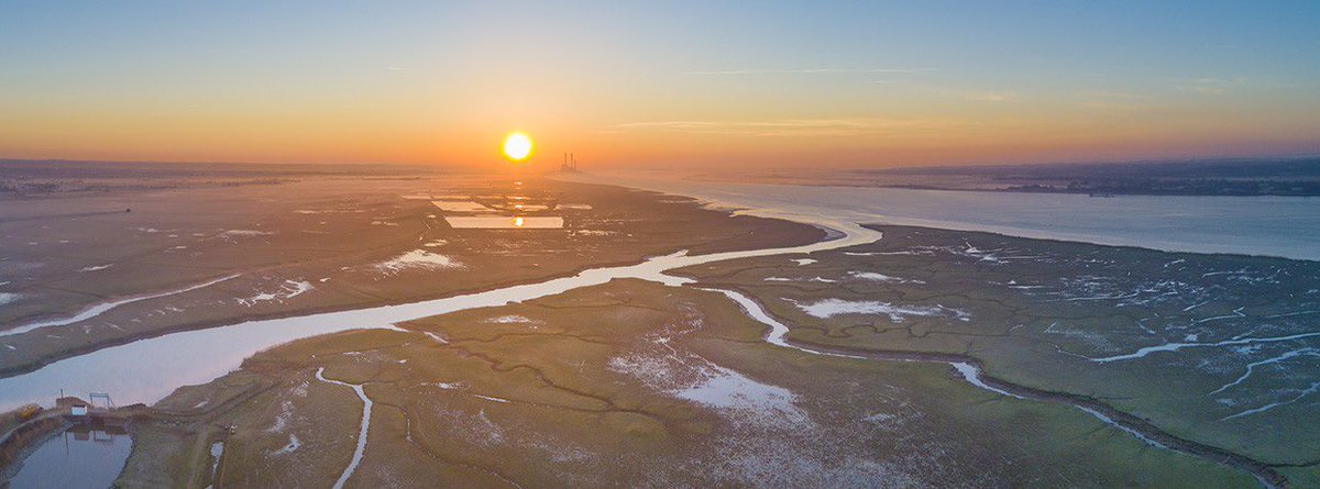 LaTacfi's tweet photo. 🍁Ce lundi on vous retrouve en direct à 14h sur l’estuaire de la Loire pour une nouvelle série des 4 saisons de la Terre au Carré consacrée au dernier fleuve sauvage d’Europe. @franceinter #4saisonsLaTac @mathieuvidard @CamCrosnier Crédit photo @loireatlantique https://t.co/XiqkhfhDTL
