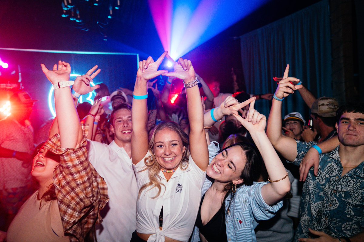 allthingsrnb tweet media