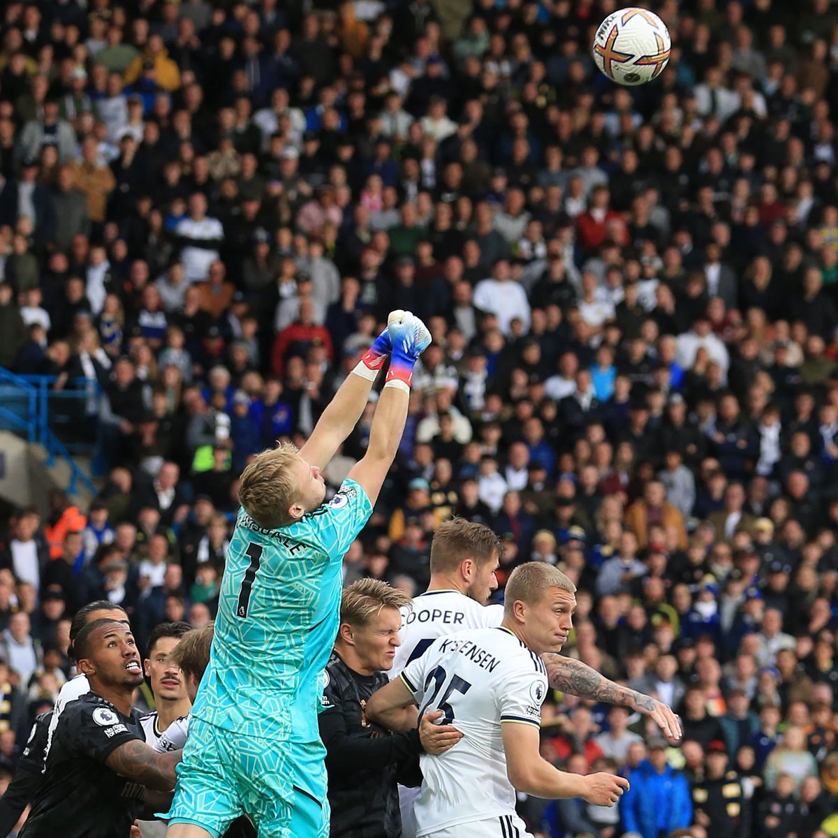 Arsenal's tweet photo. 😍 Our No.1

🧤 What a performance from @AaronRamsdale98 https://t.co/Jx0Lk8KZrB
