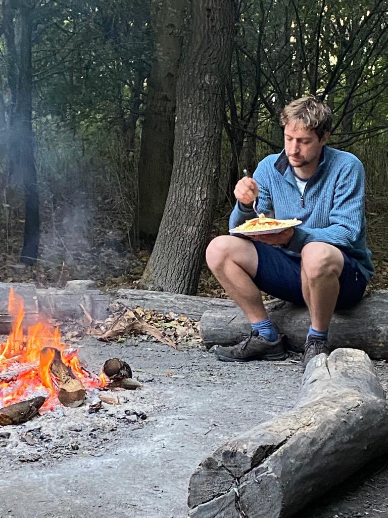SharnbrookOE's tweet photo. Couple of shots from last nights ‘camp in the wild’ for DofE Silver. #smores #funwithfire #silver https://t.co/cU2adUpdnu