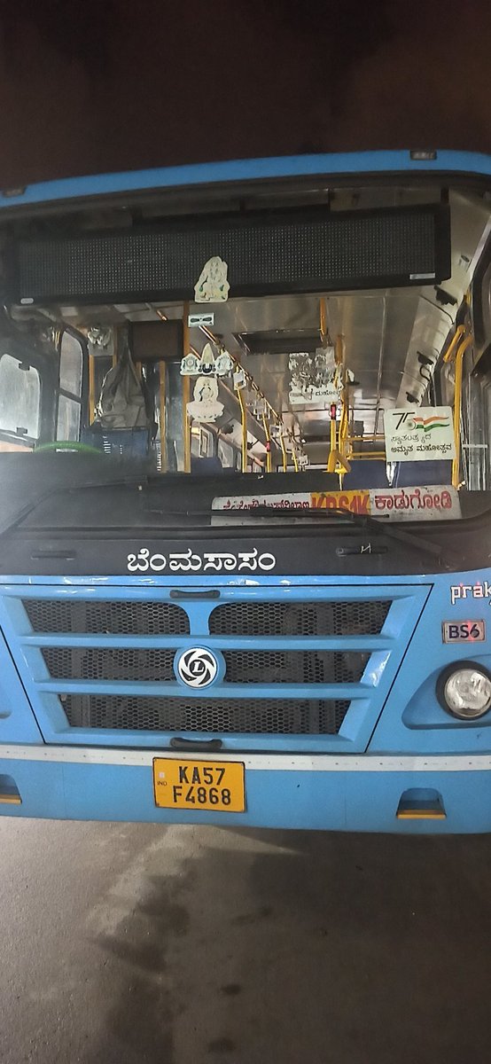 vidya110497's tweet photo. And normal buses are just stood by when people are waiting for hours to reach homes, the drivers have gone for lalla land for more than 45mins making people forced to pay extra money and take VOLVO so that they can reach home by time. https://t.co/6IUMfbz4K3 https://t.co/xKF8IOYii9