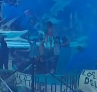 Birrrrat's tweet photo. Hay una muñeca inflable en la hinchada de Cerro, vestida de rampla, para recordarle al mundo q ser mujer es denigrante.
Pensar q hay mujeres de Cerro en esa misma tribuna y un monton de gente que no esta de acuerdo, pero el sentido de manada te hace no decir nada, no hacer nada. https://t.co/uMf4Lp9N3A