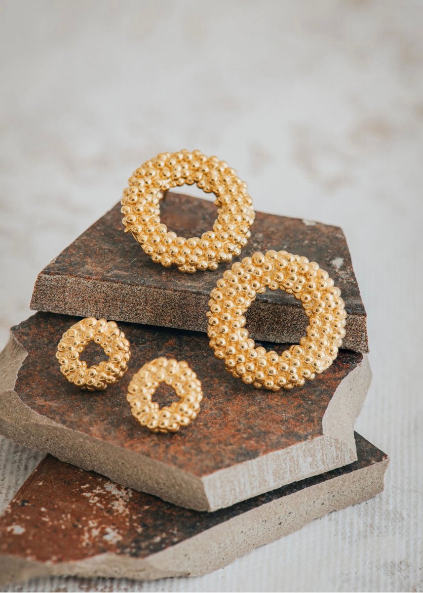 Large Gold Barnacle Hoops 🌊 

Lost to the sea for centuries, our hoop earrings organically evolved - shaped by the relentless tide, engrained by the sandy seabed and sculpted by delicate collections of barnacles – revealing the striking Collection we see today.

These intric