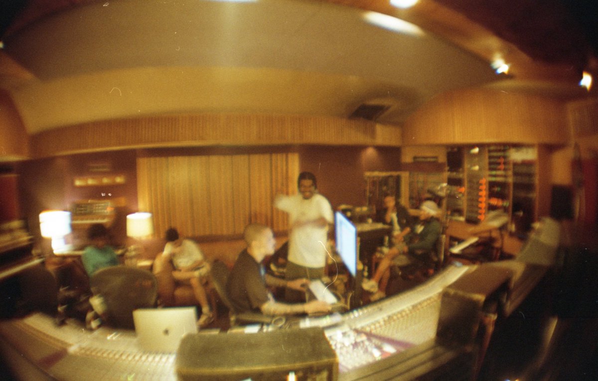 📸 <a href="/AlexanderTheX/">@jvon.world</a>