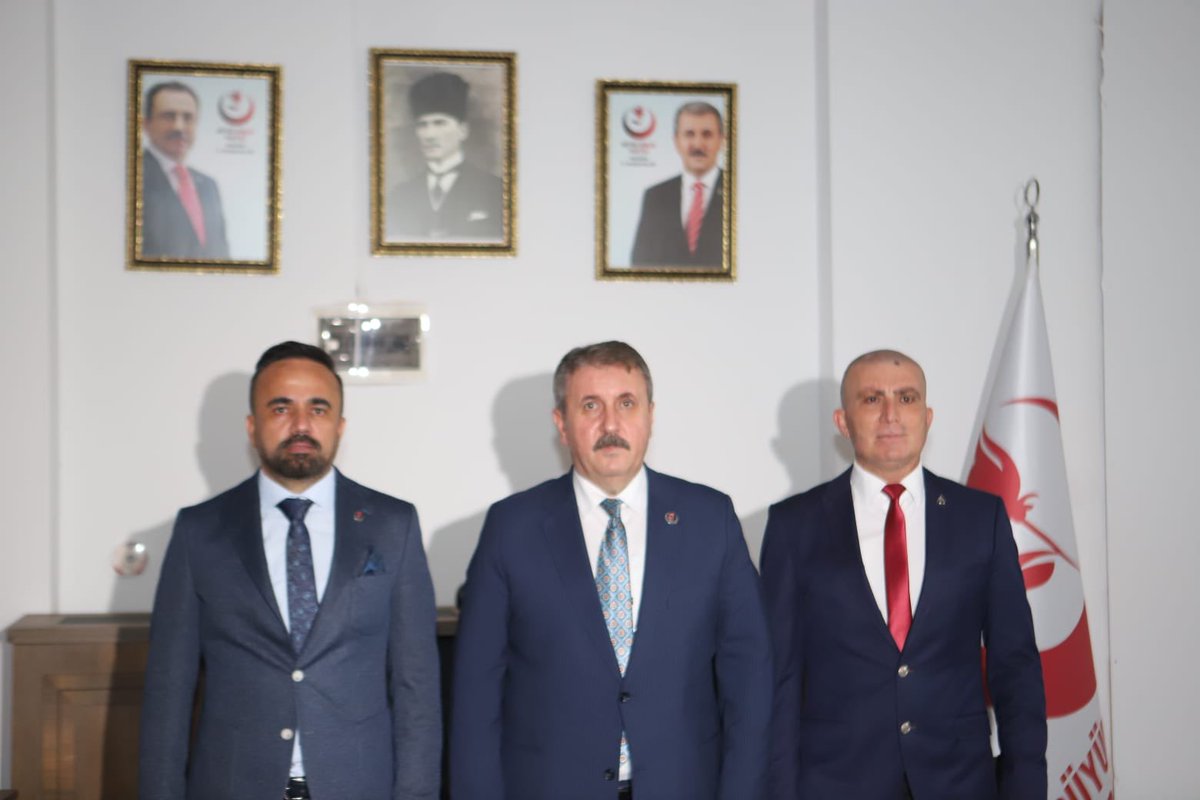 Mustafa_Destici's tweet photo. Partimiz Mersin İl, Mezitli  İlçe ve Alperen Ocakları Vakfımızın Mersin Şubesi’nin yeni  hizmet binalarının açılışlarını gerçekleştirdik. 
Camiamıza ve Ülkemize hayırlı olsun. https://t.co/H7ugavmaK1
