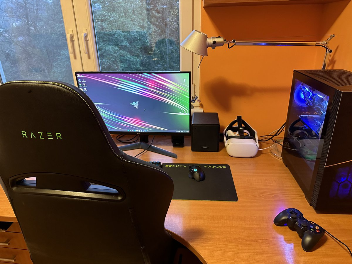 RomanNoob's tweet photo. @Razer #Razer #RazerAxon my son’s battle station https://t.co/JzGWse3r9X