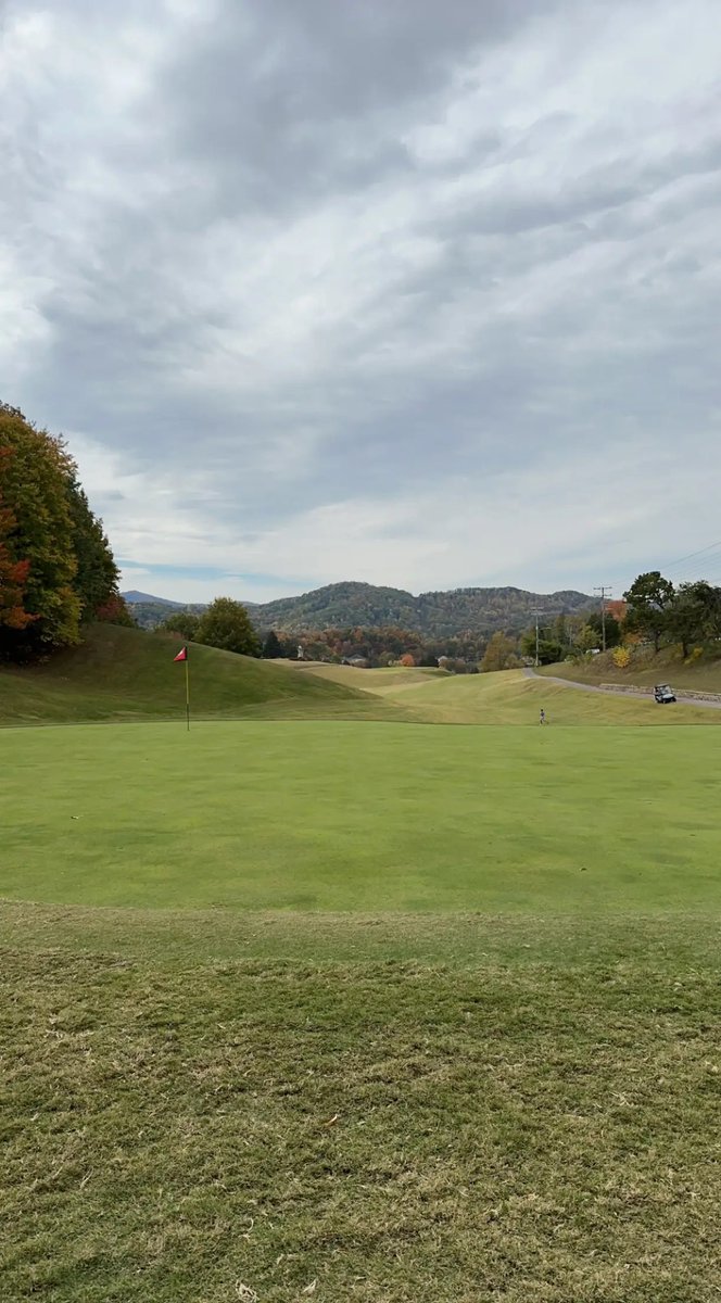 Enjoying a beautiful day on the golf course in Tennessee! #fallbreak2022