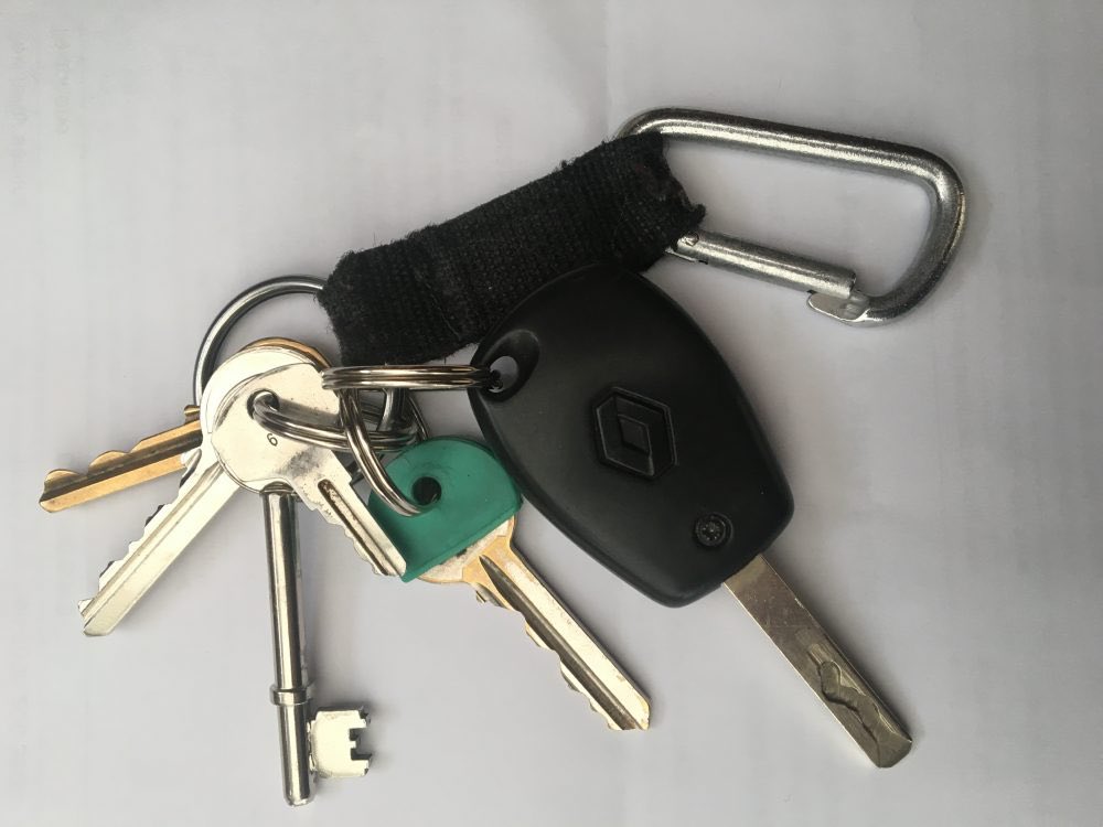 anfieldforge's tweet photo. van Dijk emptying his pockets https://t.co/K0dO1TbOA4
