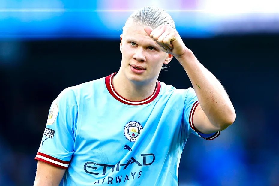 van Dijk emptying his pockets