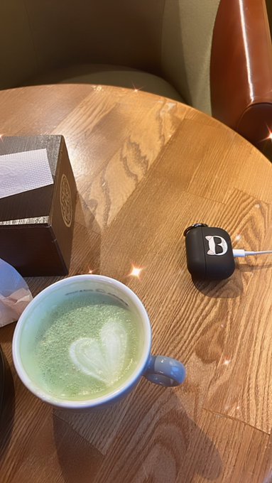 Un lucru despre mine este ca imi place foarte mult cafeaua , inainte si dupa ce filmez ceva pentru Onlyfans