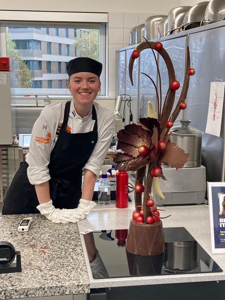 Johncvte's tweet photo. Zojuist is Serena van Breukelen patissier bij @rocvantwente als negende geëindigd bij de Worldskills. Een plek binnen de TOP 10 van de wereld is een prestatie van wereld formaat 🌍🌎 Super trots op deze getalenteerde patissier. Dank aan haar ondersteuners. https://t.co/HVTq5vdjAM