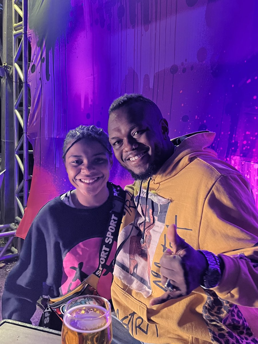 portalrapforte's tweet photo. E a Yasmin Limas que conheceu o Djonga no primeiro dia de Rap in Cena e cantou no palco Grillz hoje 🔥 https://t.co/s4HKK0QHnX