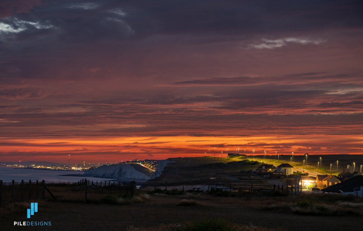 piledesigns's tweet photo. Also treated to an  incredible sunset on the way home at Peacehaven after a recent site visit in Brighton 
.
.
.
.
#geology #geologist #chalk #cliffs #sunsetphotography #cretaceous #sunset  #peacehaven #sussex #construction #geotechnical #piling #augerpiling #bearingpiles #cfa https://t.co/Djei8aFkCy
