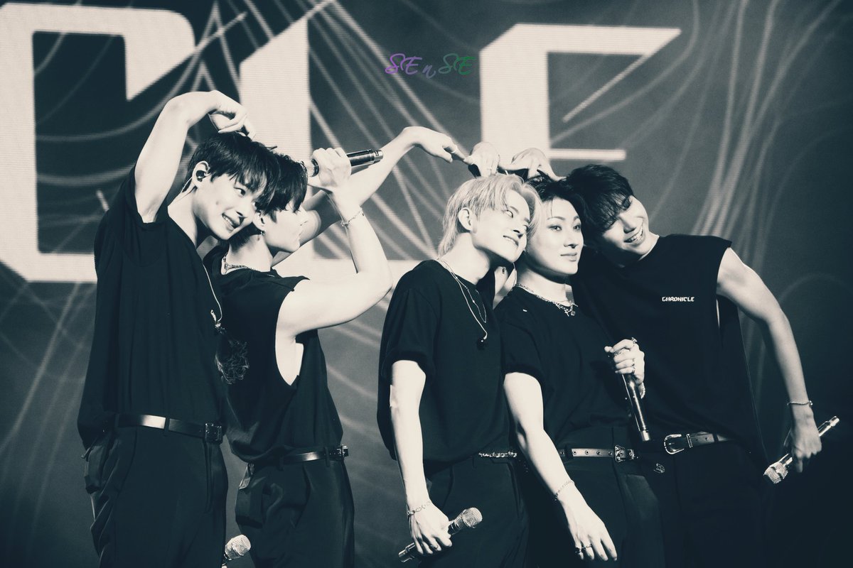 221016 Chronicle FanConcert
Victon is life 💙💛

#VICTON #빅톤 
#승식  #세준 #한세 #병찬 #수빈 
#Seungsik #Sejun #Hanse #Byungchan #Subin