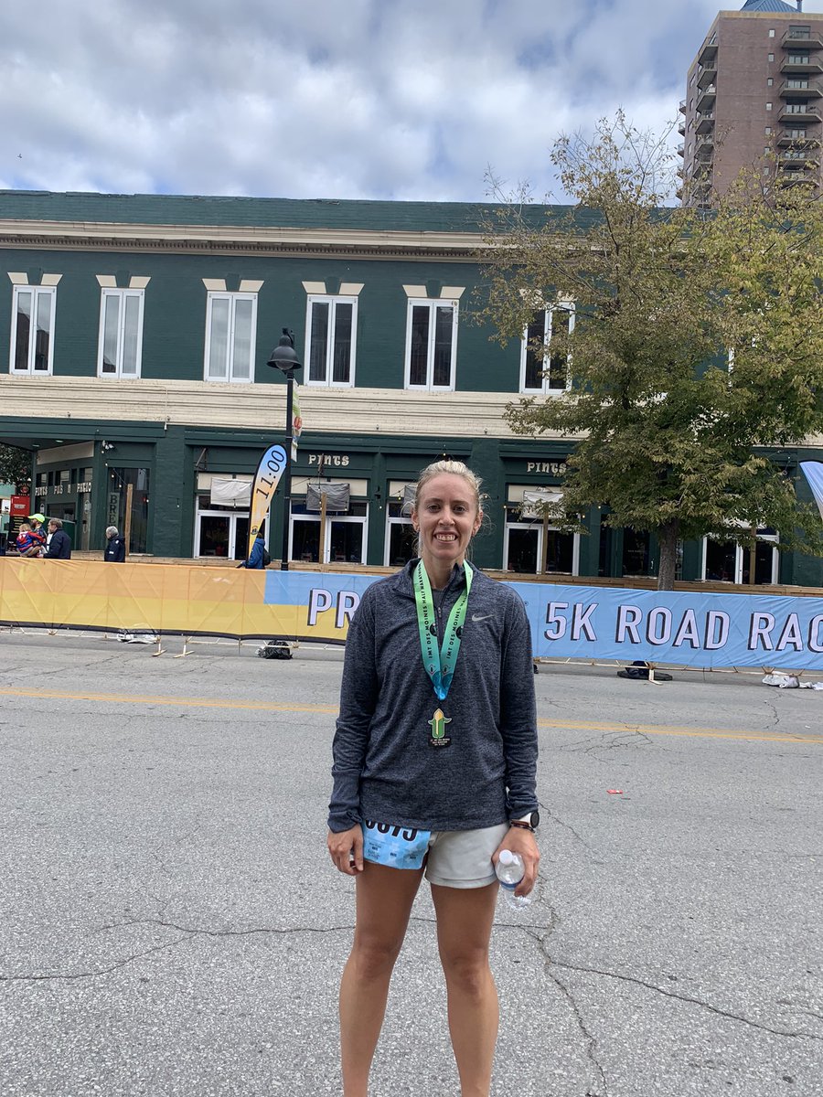 BTapintofitness's tweet photo. I finished!! Half Marathon #12 ✅🎉🏃🏼♀️🙌🏻💕✨
It was really cold and the course wound up being long but I still ran a fast time so that was cool 😁
#runner #raceday #runhappy #runnersmind #stronglegs #runchat https://t.co/TWFRkgShnD