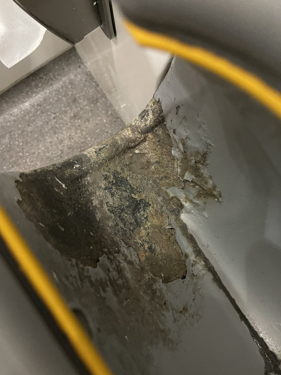 RichardPLingard's tweet photo. @chilternrailway nice maintenance on the toilets who knew ad Dyson dryer could do this! https://t.co/pb1HwEskAw
