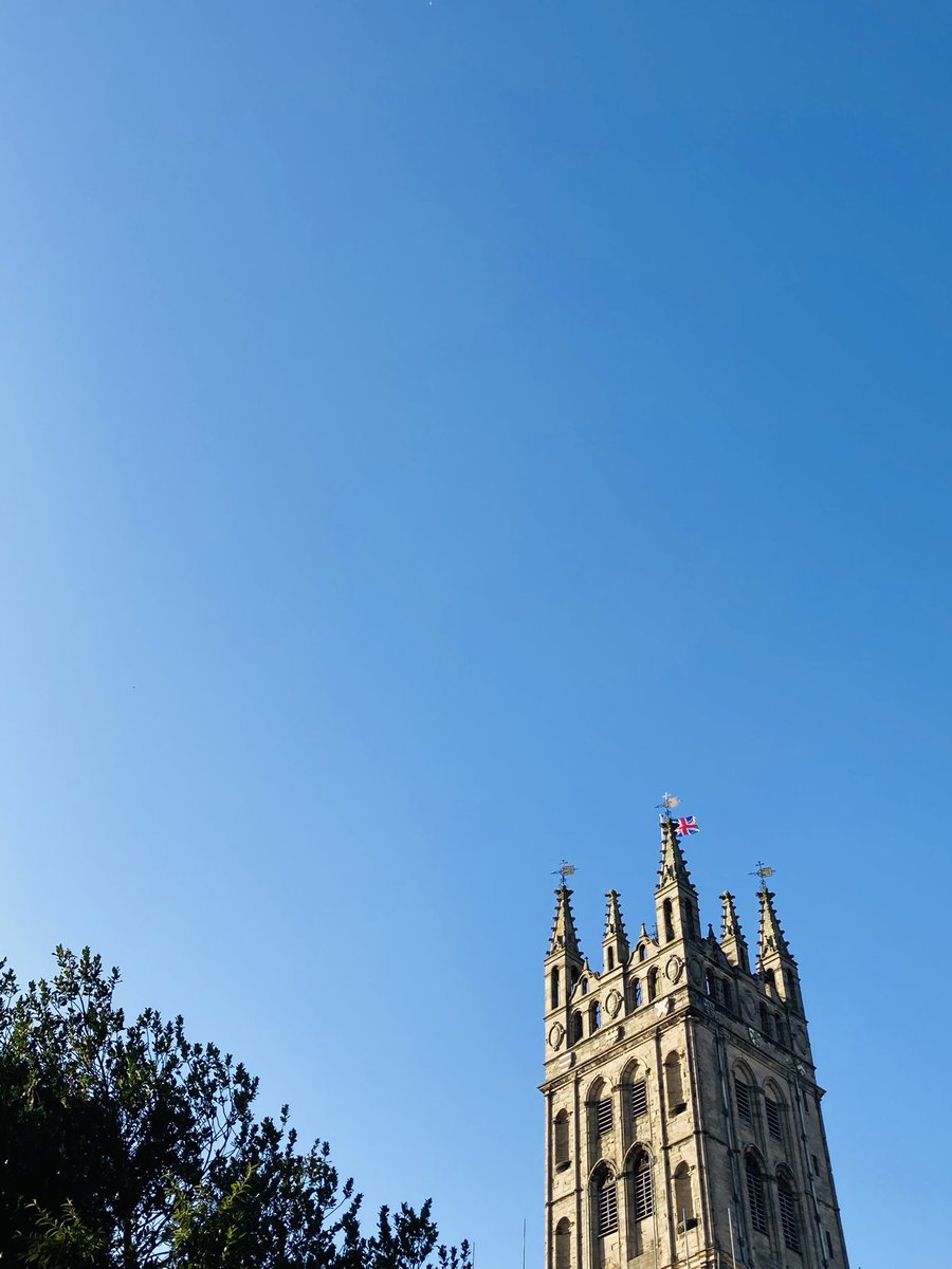 theaksy's tweet photo. end of my midlands tour with @ADeedman in Warwick! Mesmerising castle and the most grand St. Mary’s church which filled us with a familiar excitement that reminded me of our visits around the wool churches of Suffolk https://t.co/vxtdH2dynd
