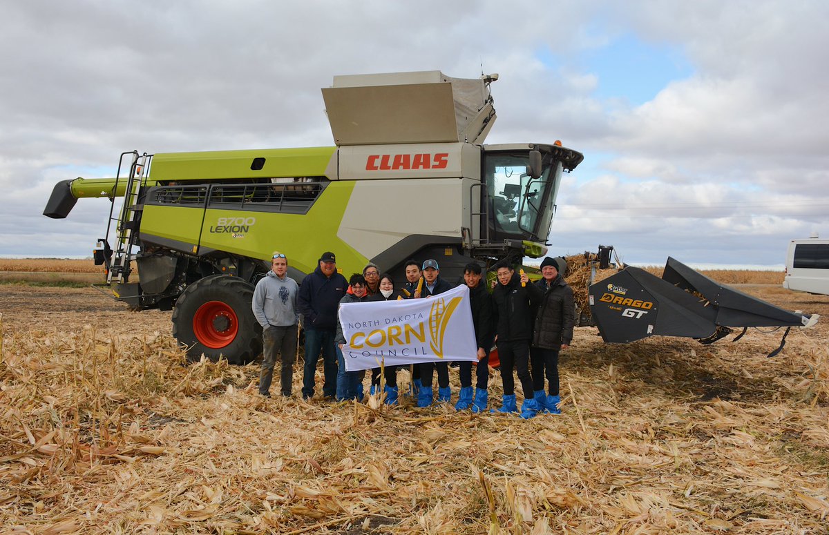 ndcorn's tweet photo. This morning, @ndcorn Board Member Justin Quandt hosted a trade delegation from Japan at his family farm in Oakes. He shared how technology plays important role in producing a high quality crop, before the team got a ride in the combine to get a closer look at harvest.
#exex22 https://t.co/x0jXlGmth9