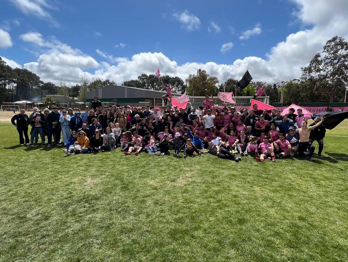 ¡ʜᴀʏ ᴄᴀᴍᴘᴇÓɴ! ⚽️🏆 

La Divisional “C” del #futbol de la <a href="/LUD_Oficial/">Liga Universitaria de Deportes</a> en la categoría #Mayores tiene dueño y es <a href="/Scuola_Palermo/">Scuola Palermo</a> 👏🏼👏🏼👏🏼

¡Felicitaciones!

#SomosLaLiga