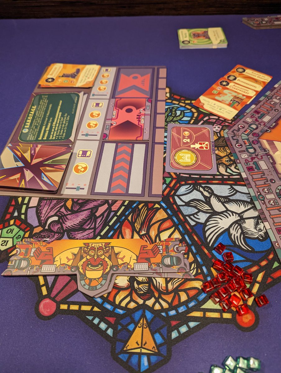 darvinius's tweet photo. Erstes Brettspiel des Abends 
"The Loop" #boardgame 
Bisher wirklich toll und flott zu spielen https://t.co/tXjSGSWL1V