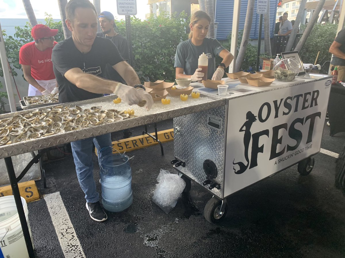 stephensoncase's tweet photo. What a #greattime! The #annual #OysterFestival at #COCONUTS is back! Did you see our #Mobile #BeverageStation?
🥥🌴🧉🍹🧃🥛🍸🥤🌴🥥
#Professional, #aluminum, #weatherresistant - improve your #hospitality  #increase your #foodandbeverage #sales.
📲https://t.co/dcsZk7RmaK📲 https://t.co/GFElnH7hOl