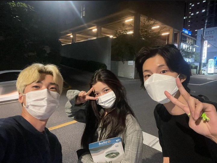 franzccois's tweet photo. Gosh it's already been a year and 2 days since #HongJinGi posted these babies on instagram.

This trio willl forever remain in my heart 🥺.

#KimYooJung #김유정 #HongKyung https://t.co/6cRT5wvYFr