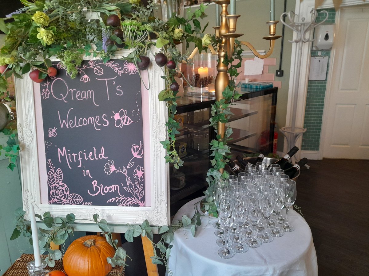 mirfieldinbloom's tweet photo. Many many thanks to Qream Ts ,Knowle Road Mirfield who threw a beautiful afternoon tea for Mirfield in Bloom volunteers who put in a lot of work to make our town look fab and won us various awards https://t.co/DmjpX0FoyH