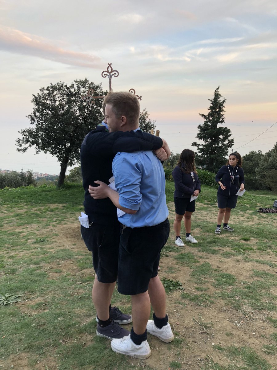 cogoleto1's tweet photo. “La #felicità non è un semplice traguardo, ma la #direzione del nostro sguardo”
Buona #partenza Seba!
#seitu https://t.co/cGgArtcv0M